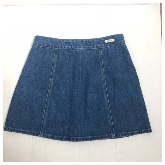 • BRANDY MELVILLE BUTTON DOWN MINI SKIRT - Picture 3 of 6